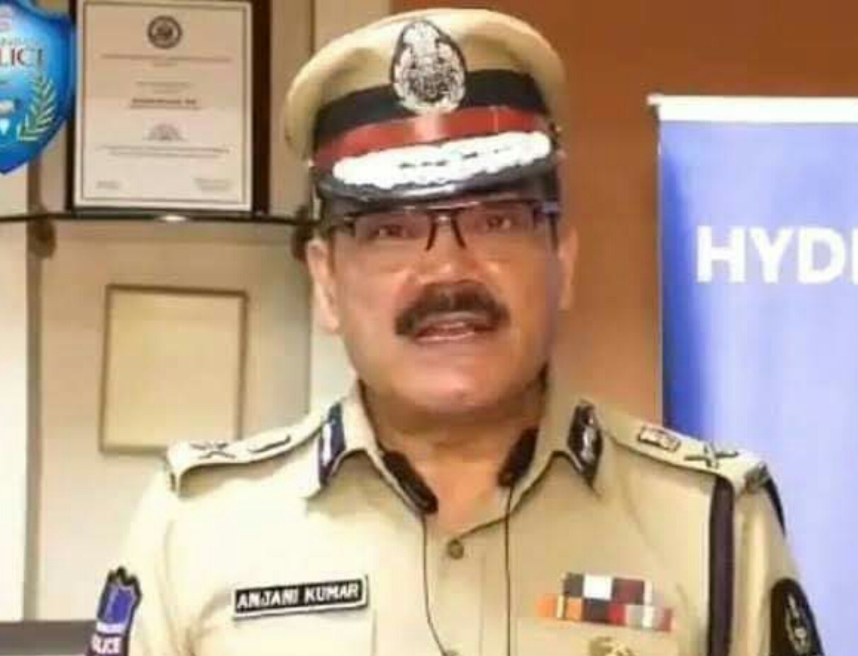 COMMISSIONER OF POLICE SIR ANMANI KUMAR SAYS, E - PASSES ARE ISSUED TO 20,00/ PEOPLES.
